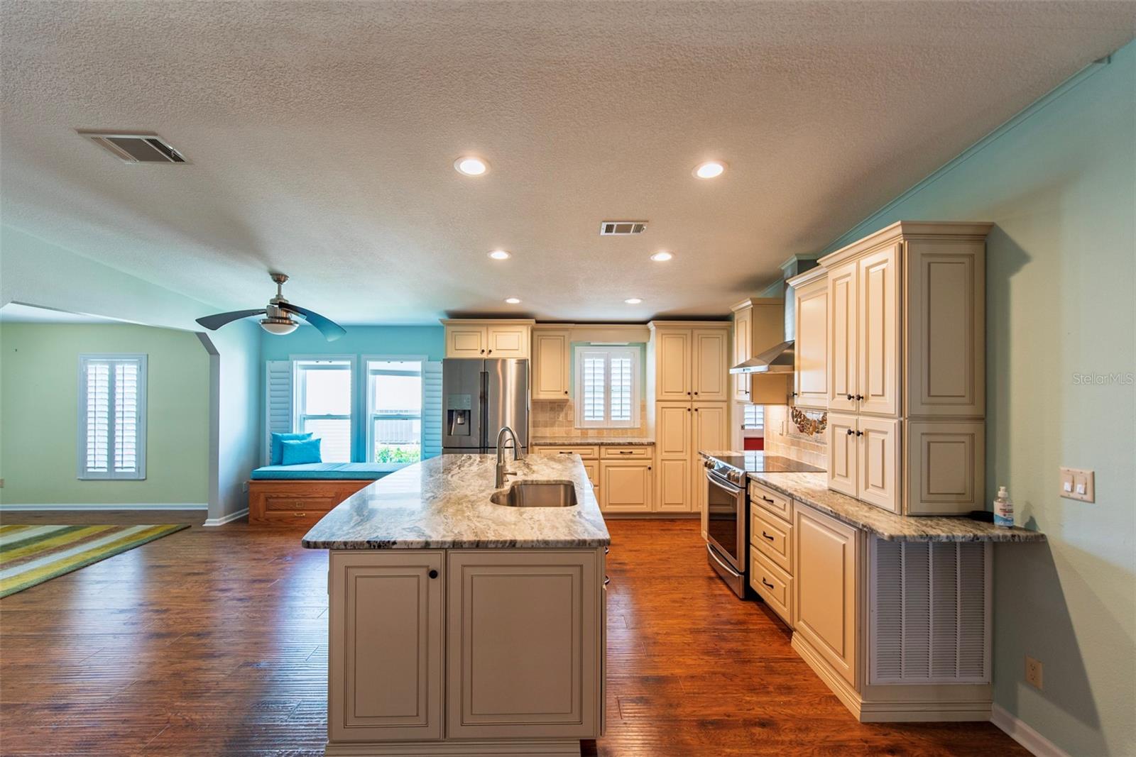 Image 2 of 37 For 48 Amsterdam Avenue