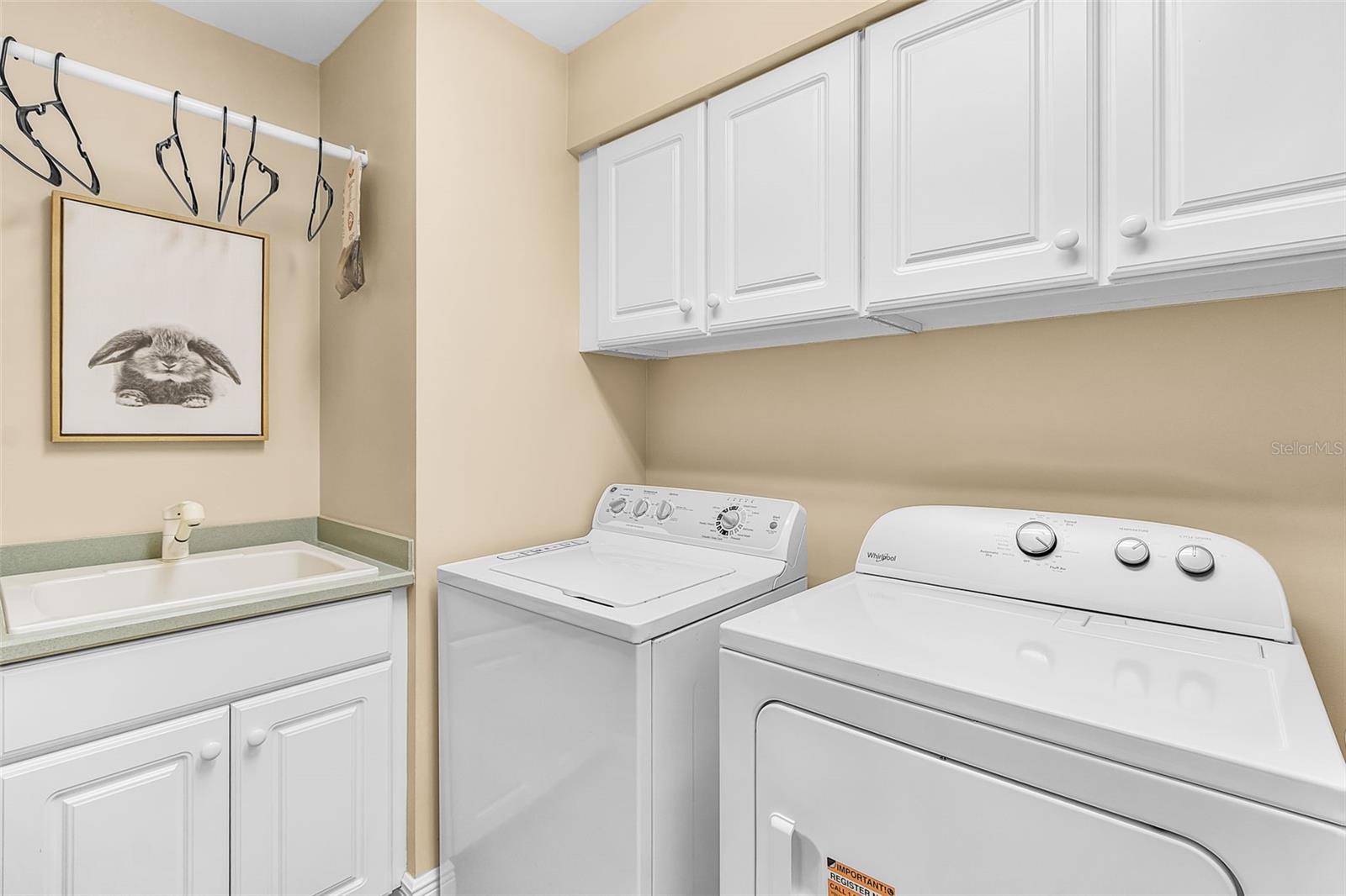 Image 25 of 54 For 3321 Sunset Key Circle 508