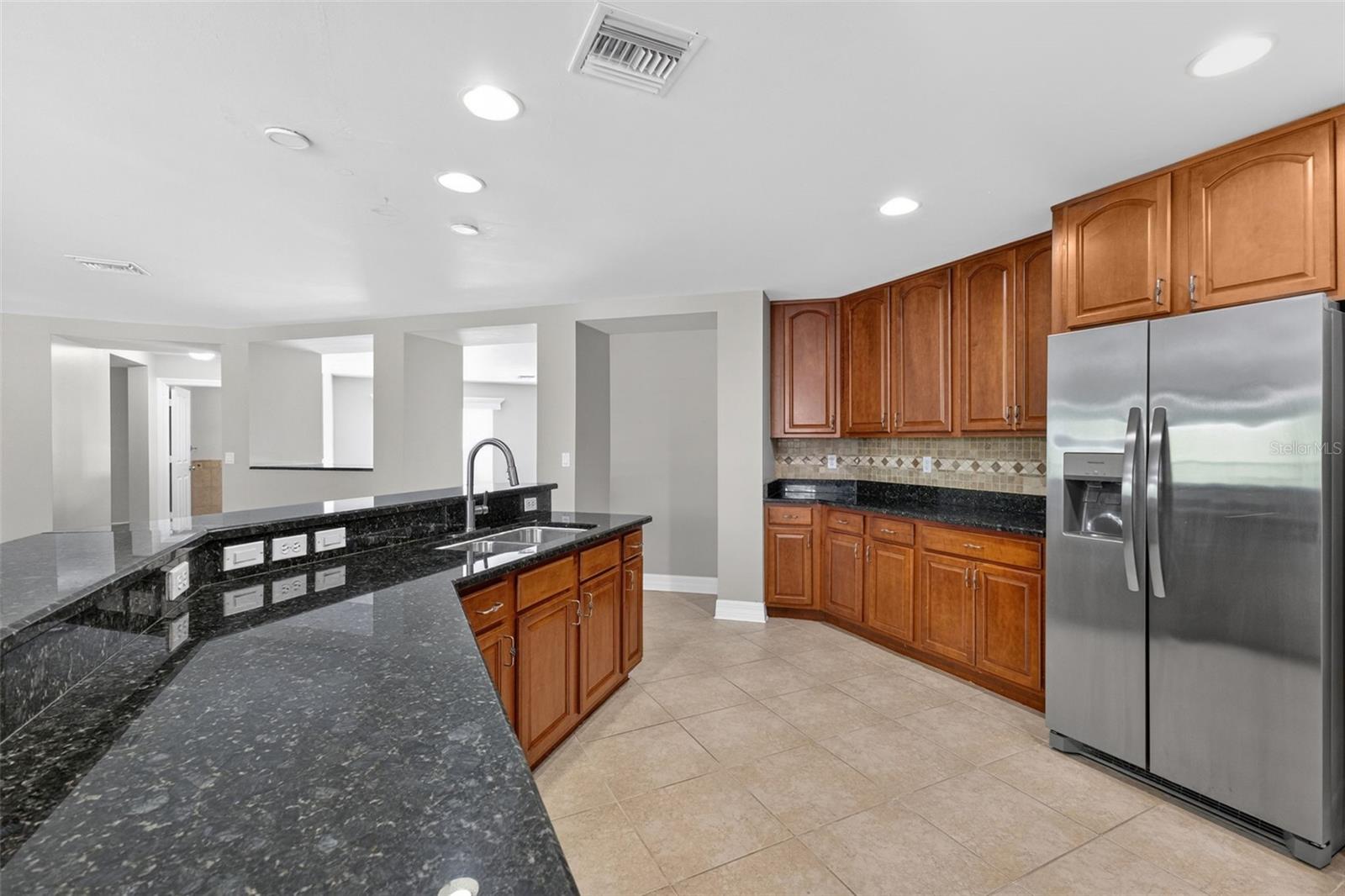 Image 18 of 46 For 545 Encarnacion Street