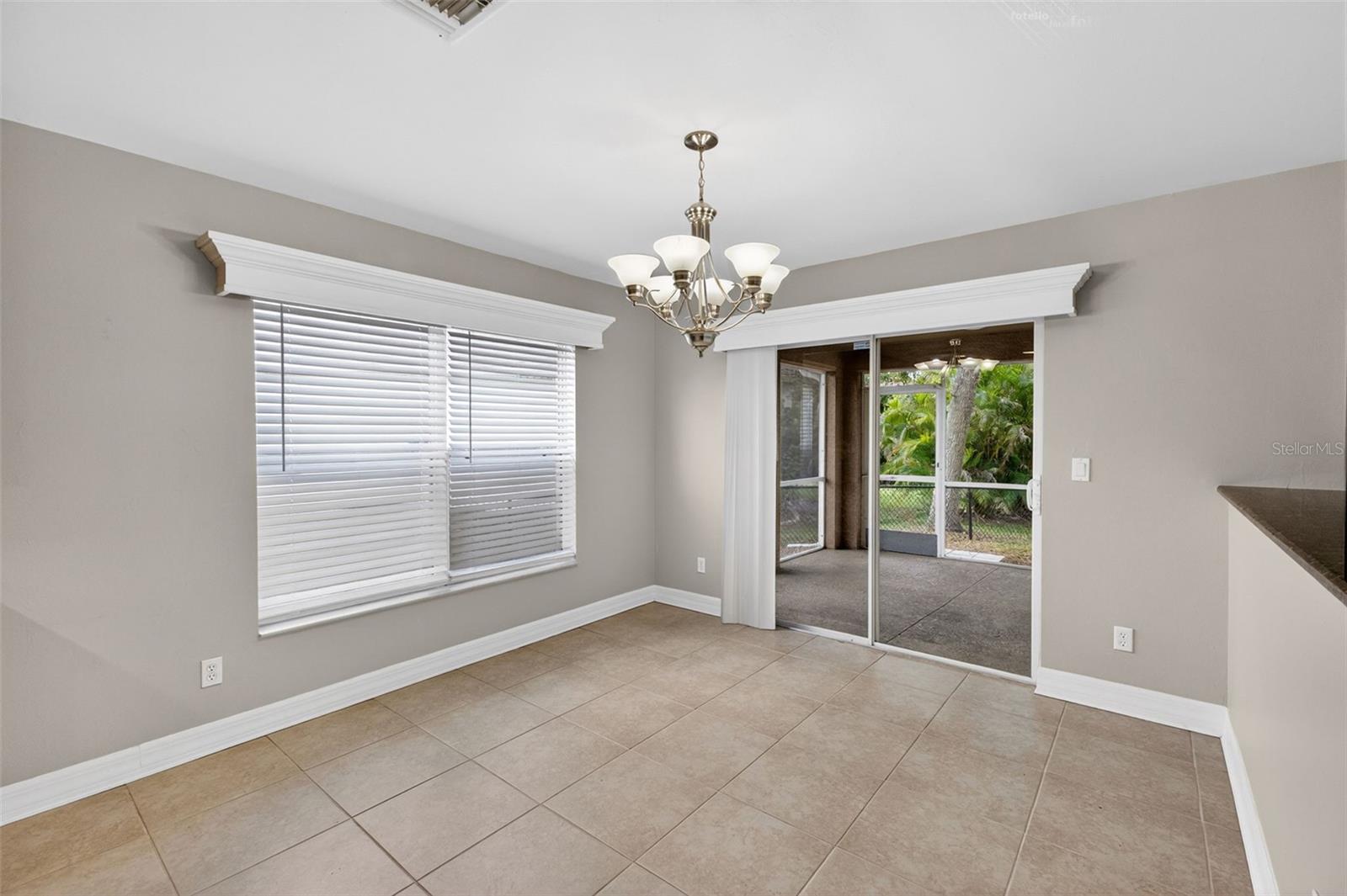 Image 22 of 46 For 545 Encarnacion Street