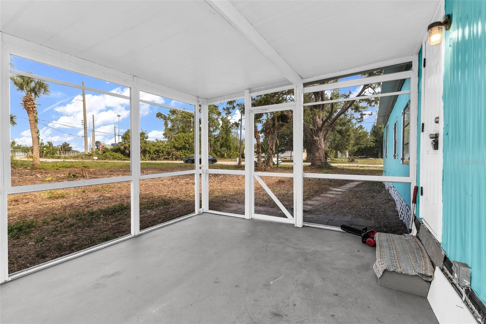 Image 17 of 27 For 8319 Roosevelt Street