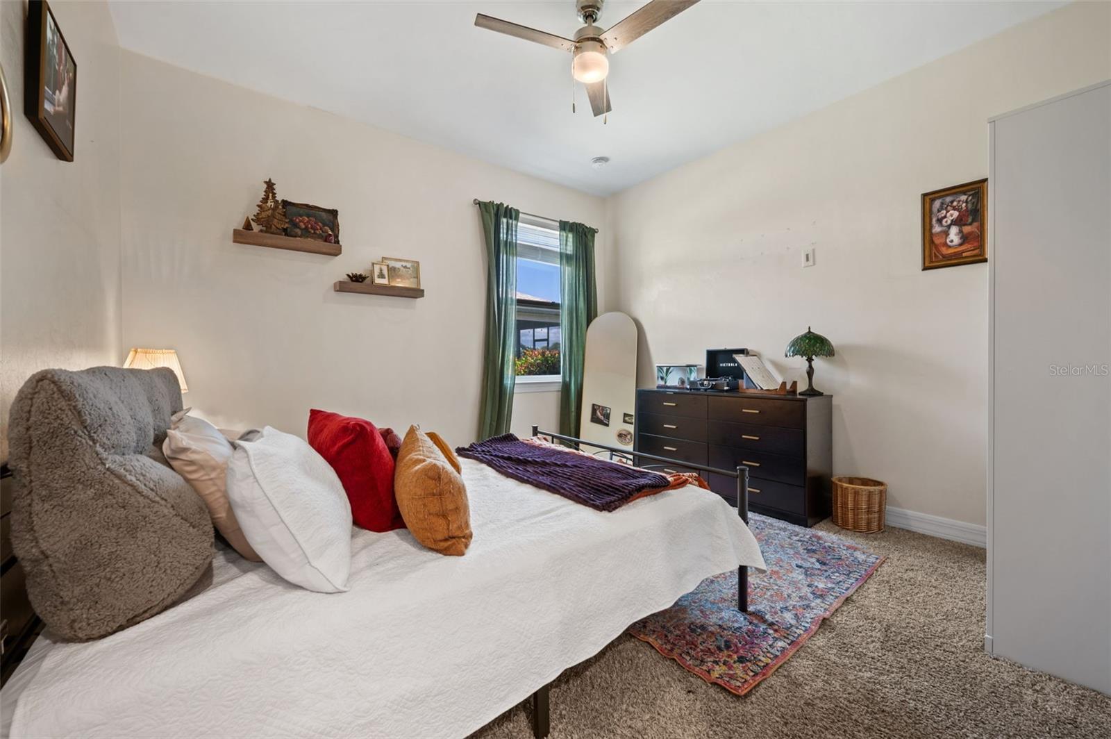 Image 27 of 56 For 43763 Longleaf Lane