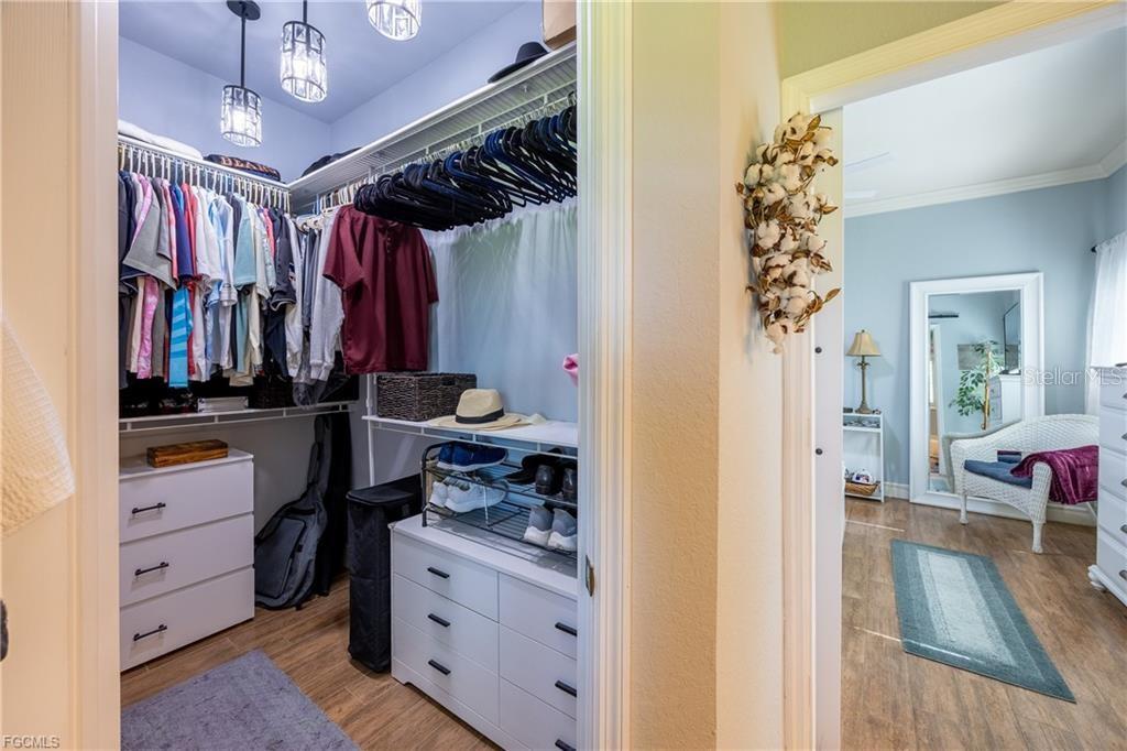 Image 19 of 43 For 2128 Cape Heather Circle