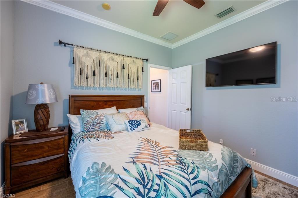 Image 21 of 43 For 2128 Cape Heather Circle