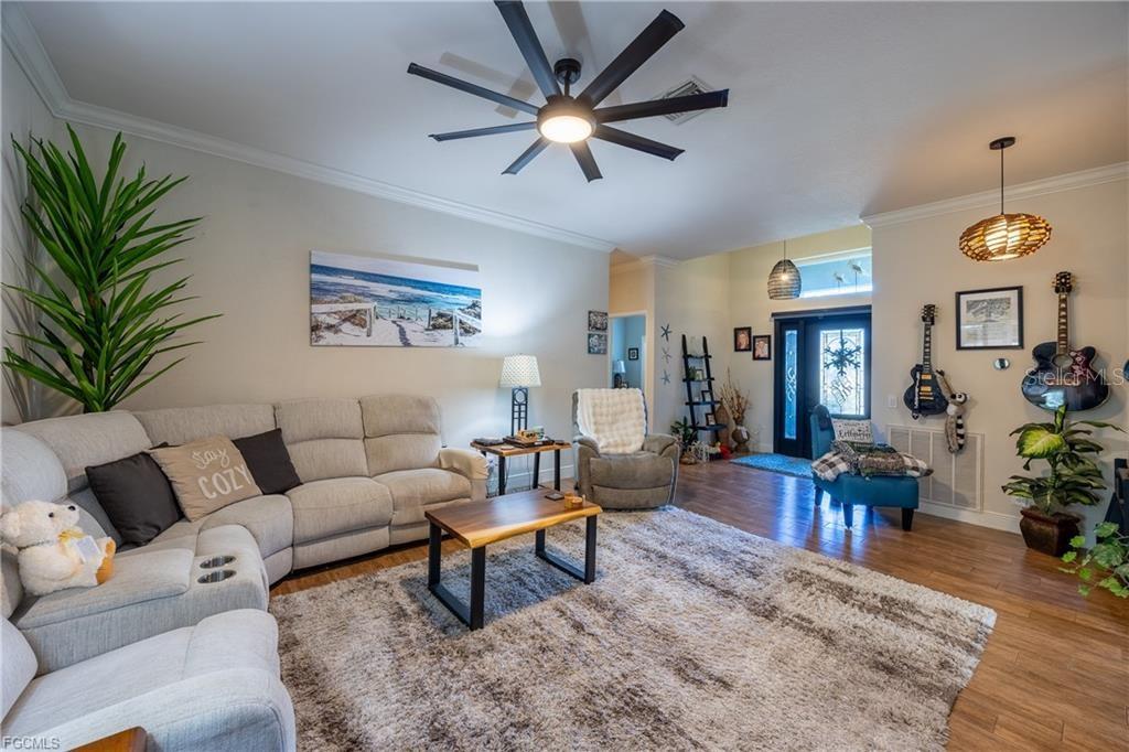 Image 4 of 43 For 2128 Cape Heather Circle