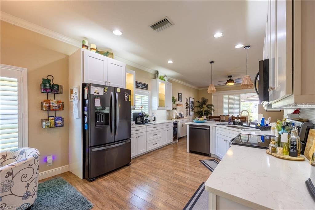 Image 7 of 43 For 2128 Cape Heather Circle