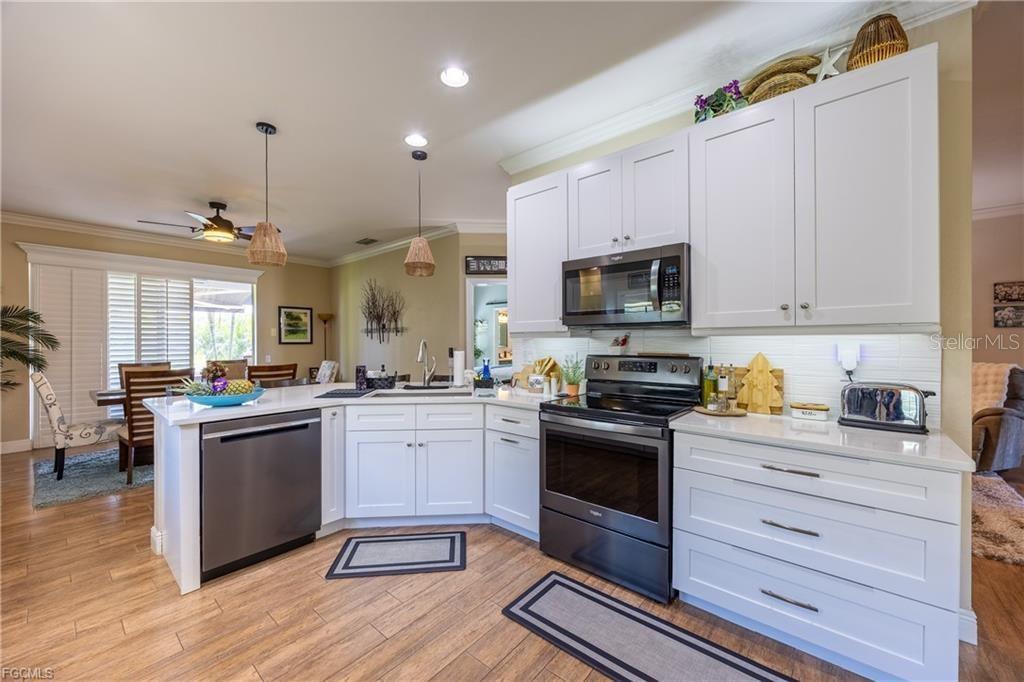 Image 9 of 43 For 2128 Cape Heather Circle