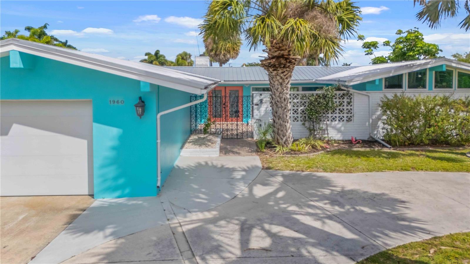 Image 16 of 81 For 1960 Marion Avenue