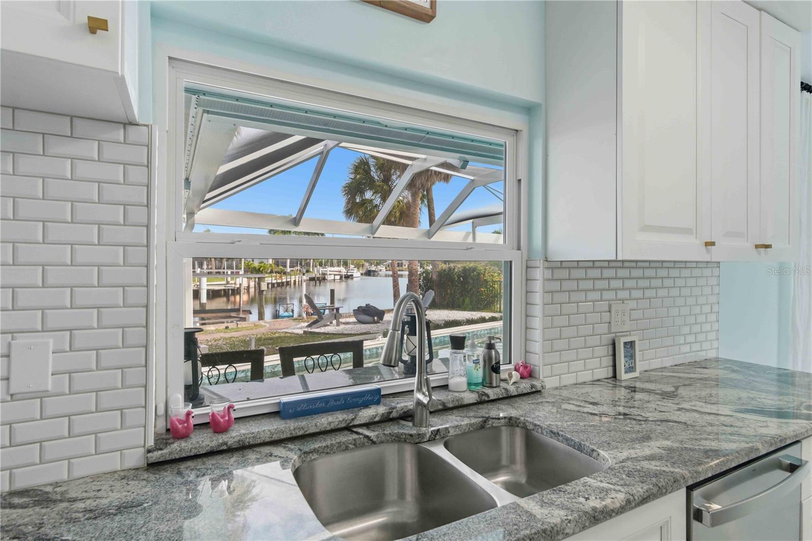 Image 26 of 81 For 1960 Marion Avenue