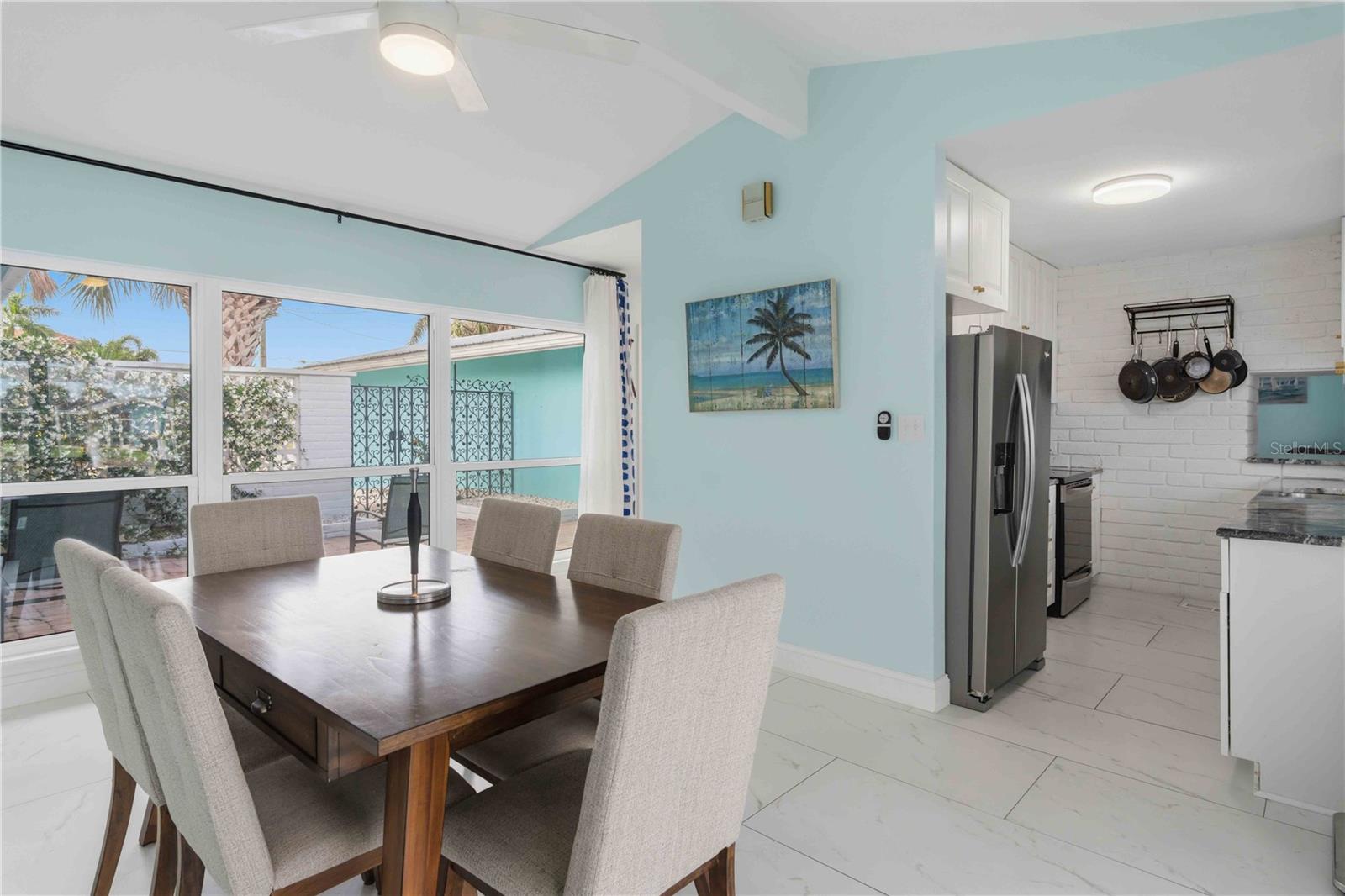 Image 32 of 81 For 1960 Marion Avenue