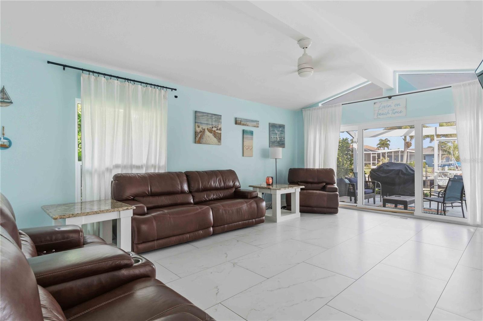 Image 37 of 81 For 1960 Marion Avenue