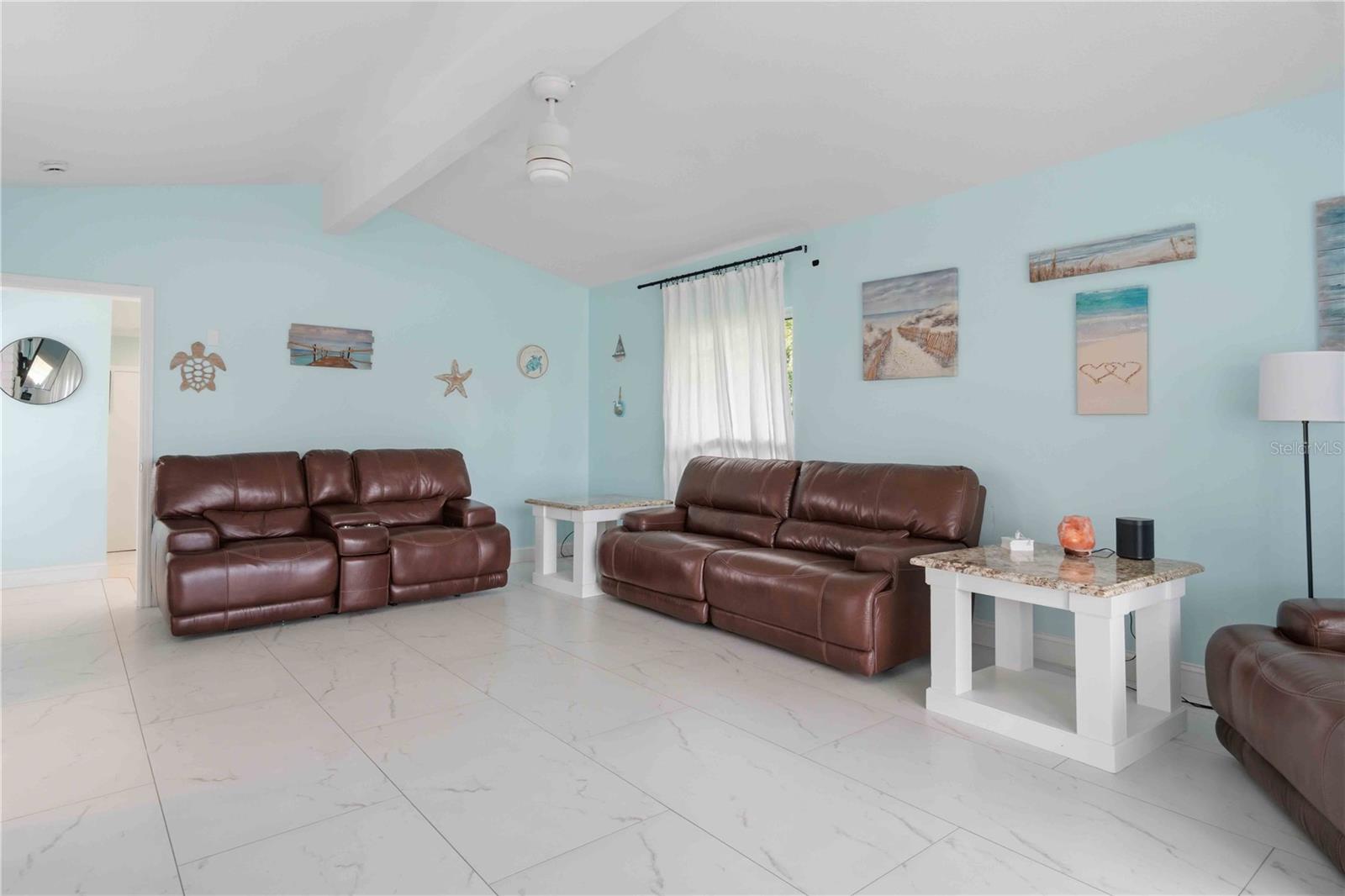 Image 38 of 81 For 1960 Marion Avenue