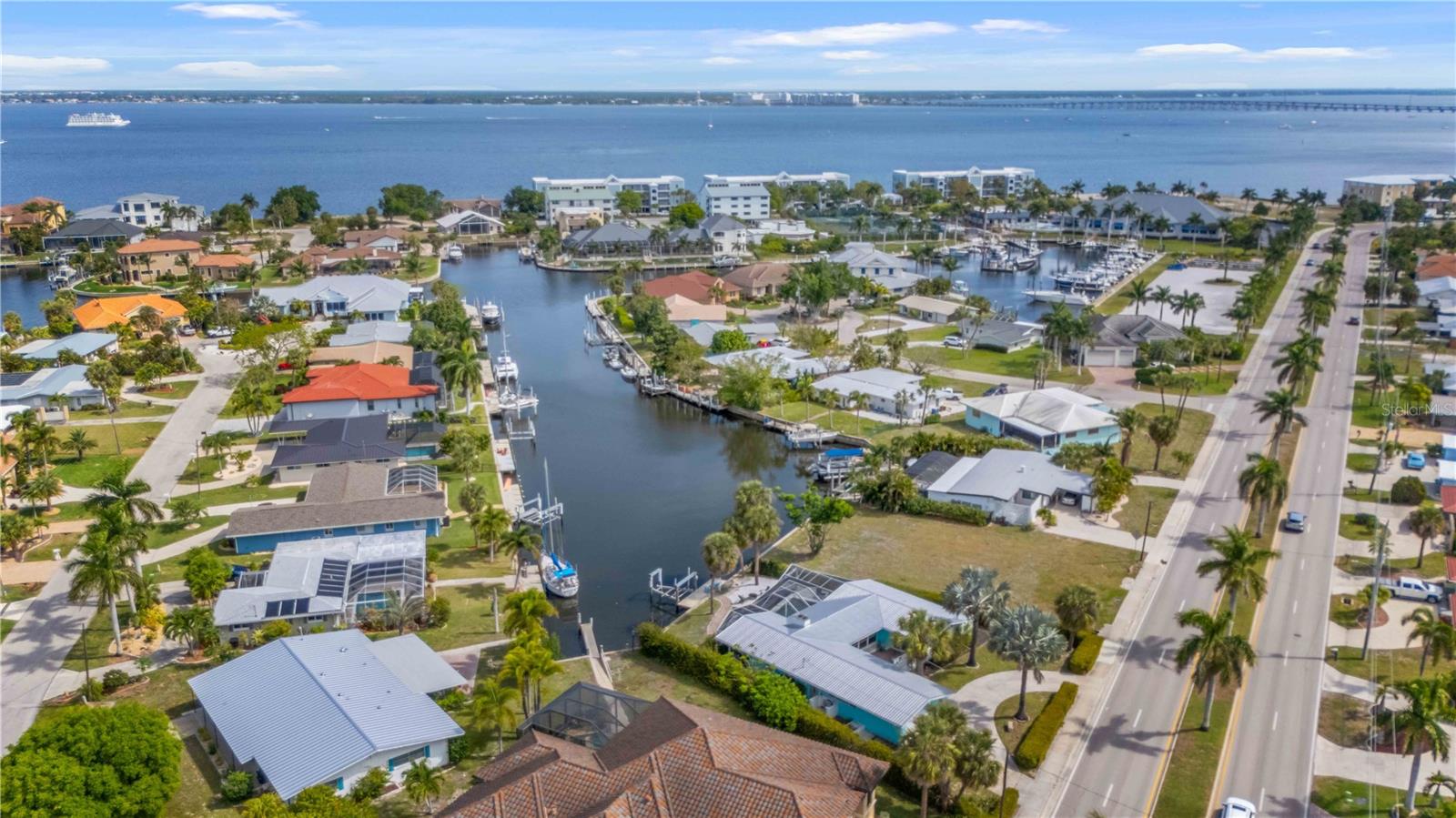 Image 4 of 81 For 1960 Marion Avenue