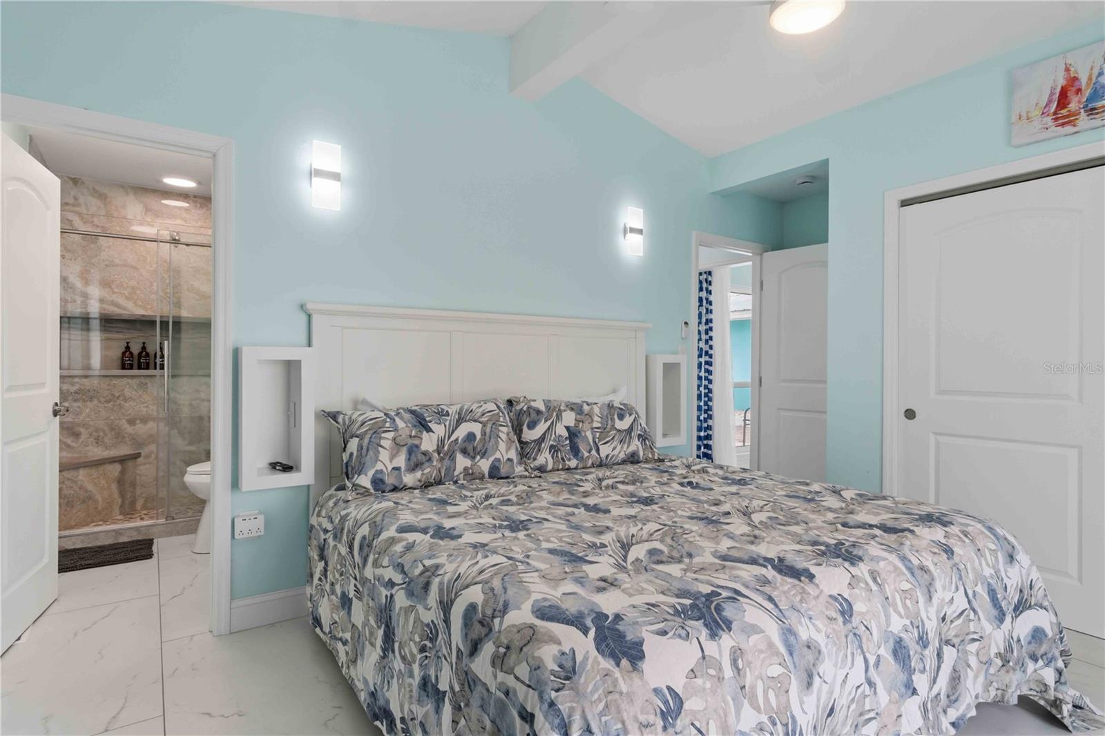 Image 49 of 81 For 1960 Marion Avenue