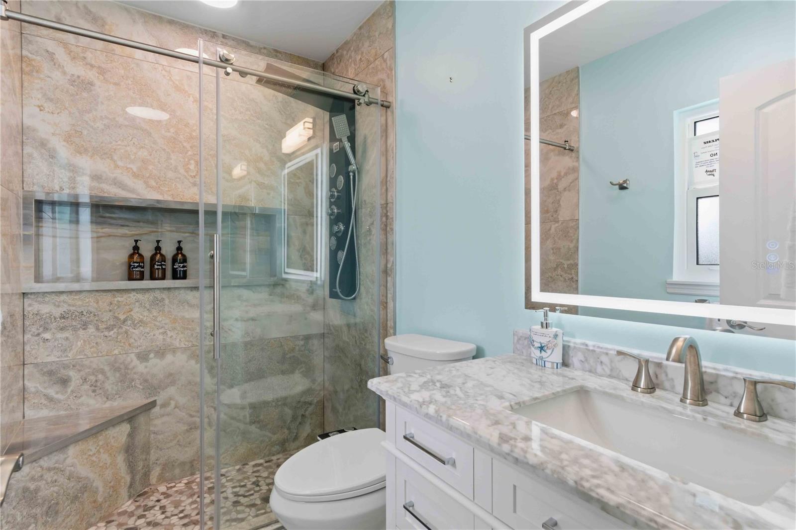 Image 51 of 81 For 1960 Marion Avenue