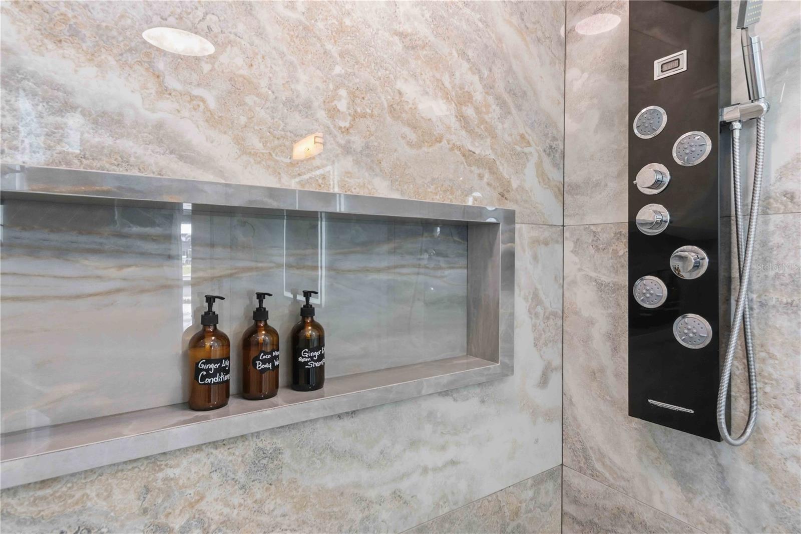 Image 53 of 81 For 1960 Marion Avenue