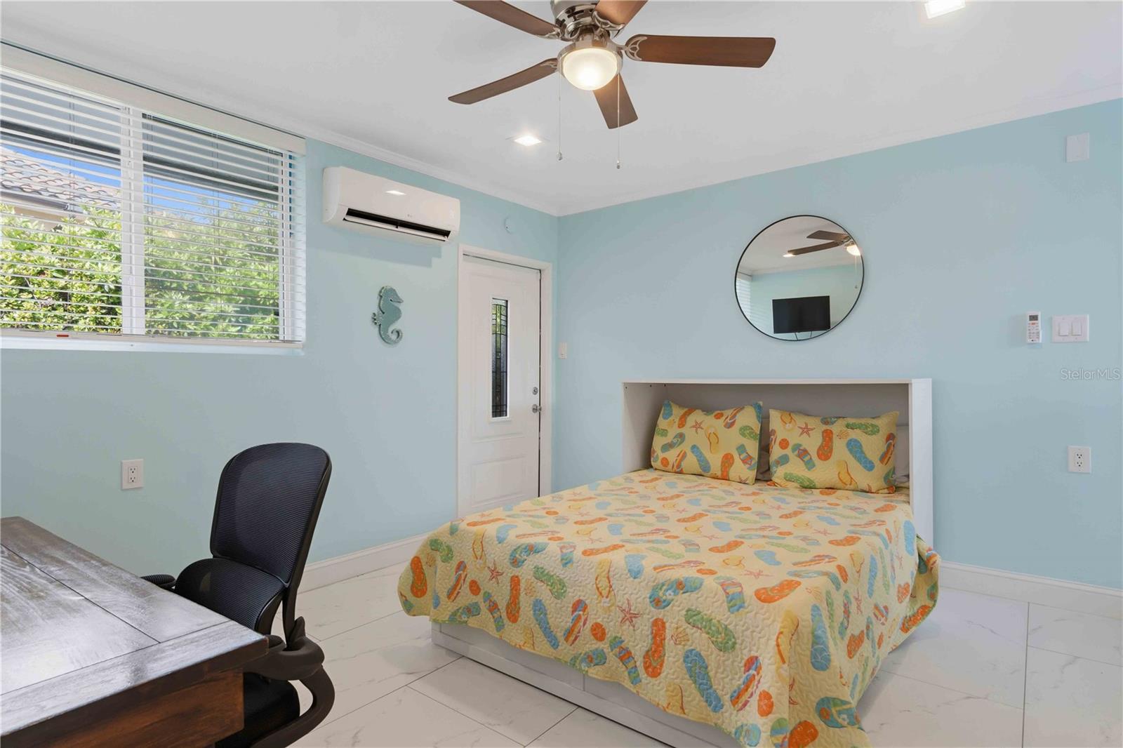 Image 56 of 81 For 1960 Marion Avenue