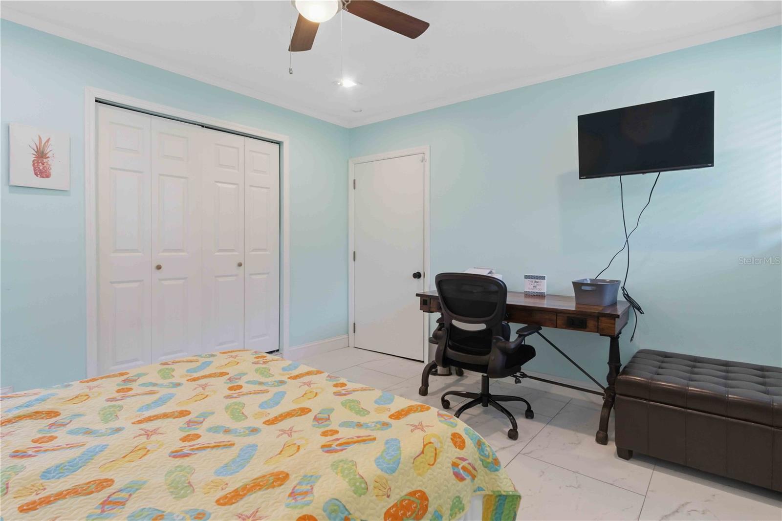 Image 58 of 81 For 1960 Marion Avenue