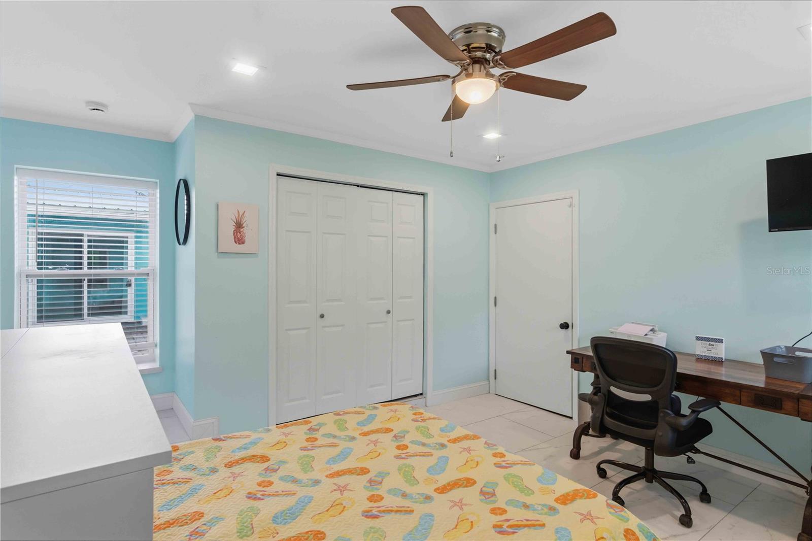 Image 59 of 81 For 1960 Marion Avenue