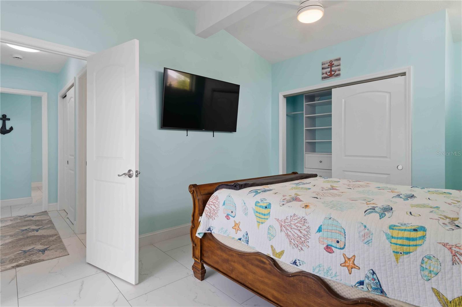 Image 60 of 81 For 1960 Marion Avenue