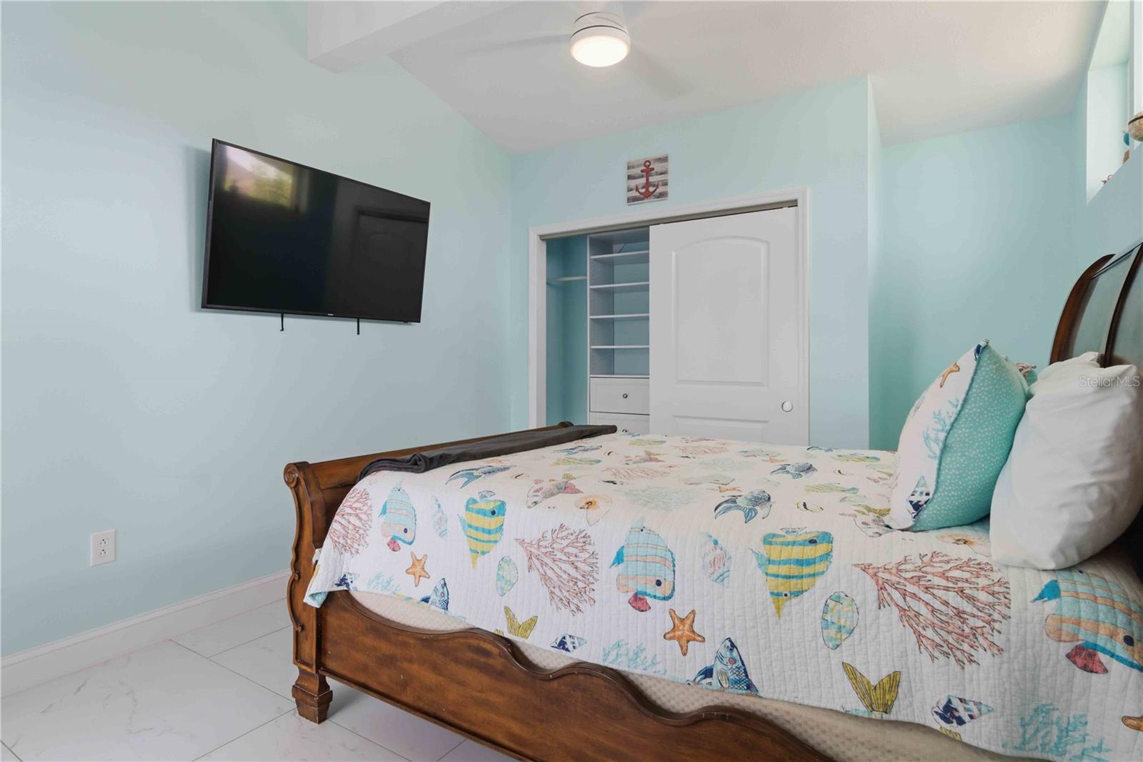 Image 61 of 81 For 1960 Marion Avenue