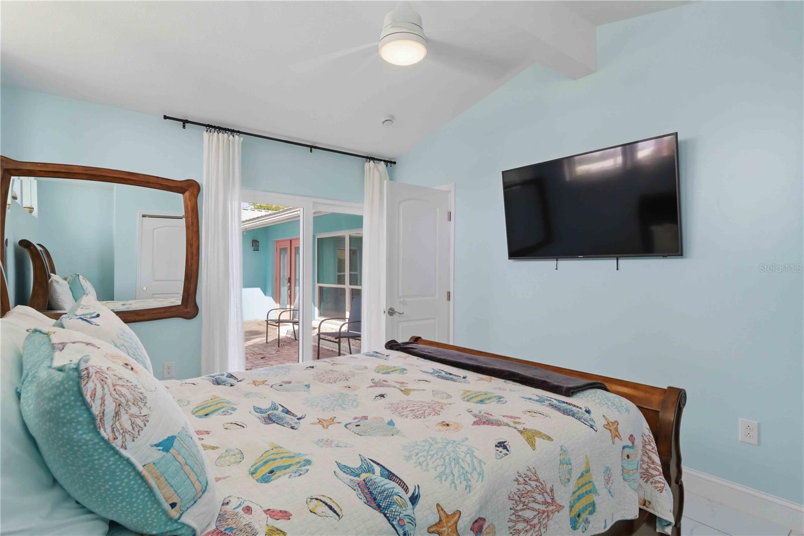 Image 64 of 81 For 1960 Marion Avenue