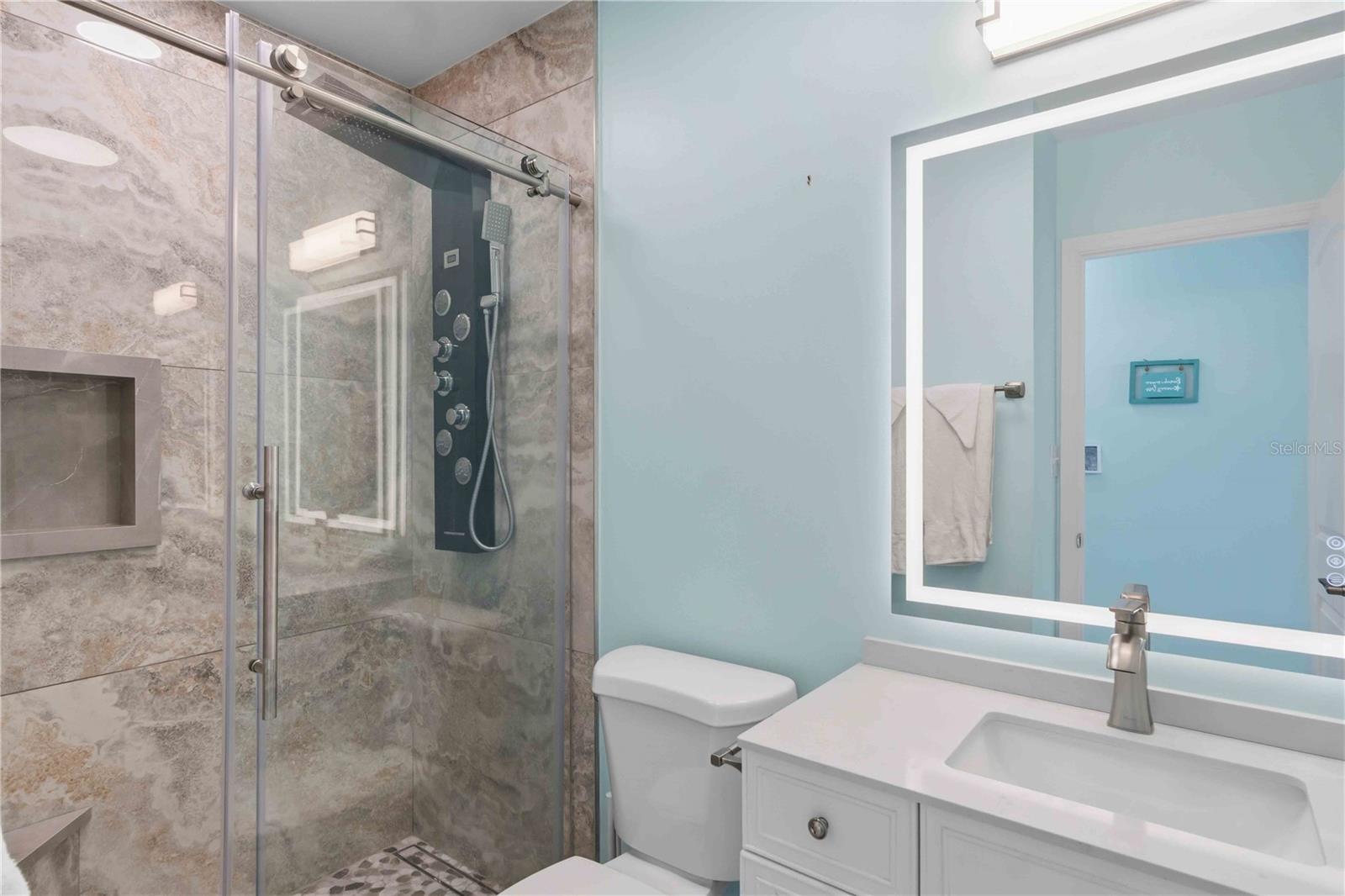 Image 66 of 81 For 1960 Marion Avenue