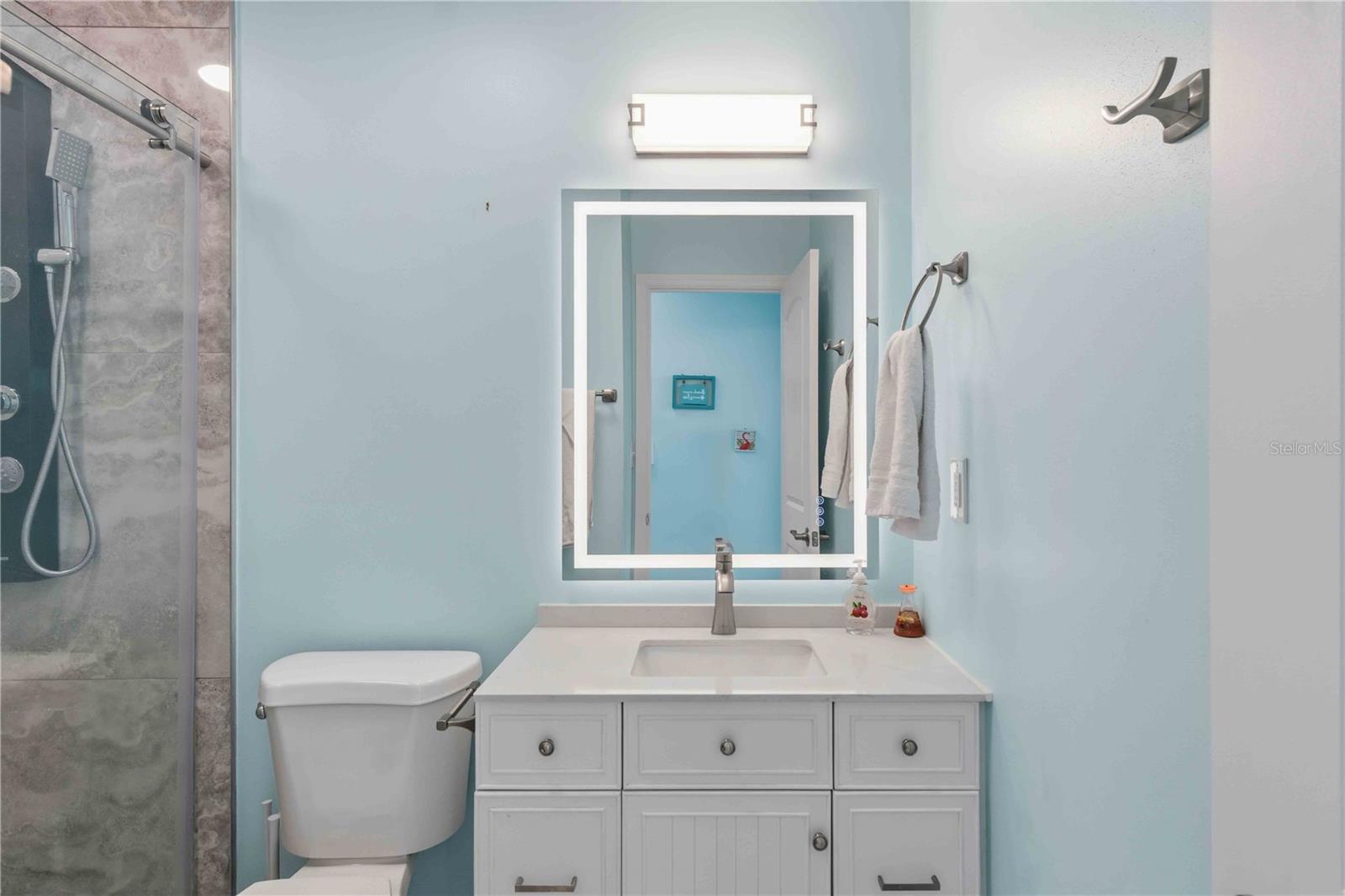 Image 67 of 81 For 1960 Marion Avenue