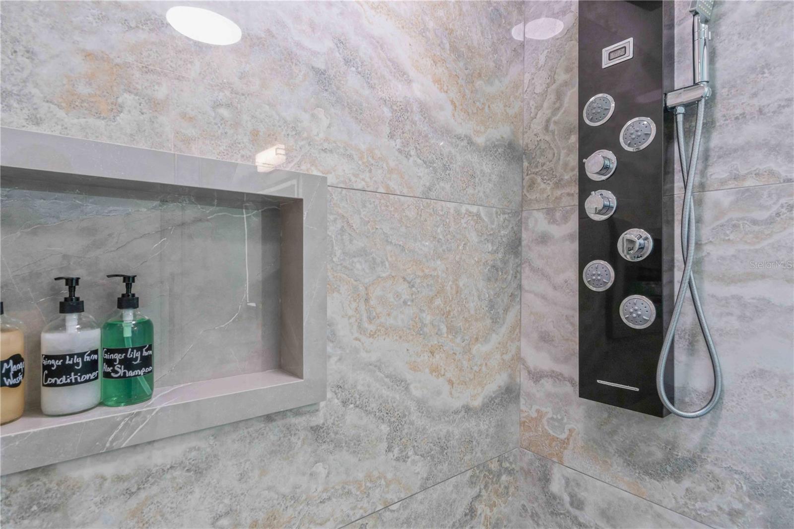 Image 69 of 81 For 1960 Marion Avenue