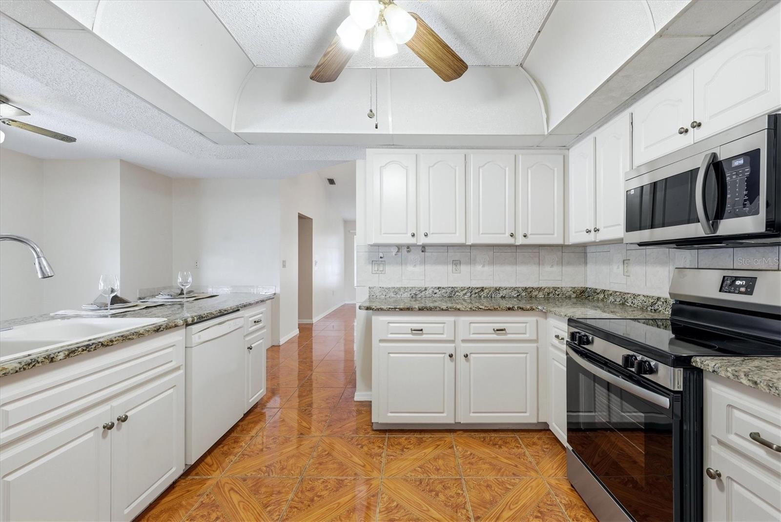 Image 13 of 42 For 21441 Landis Avenue