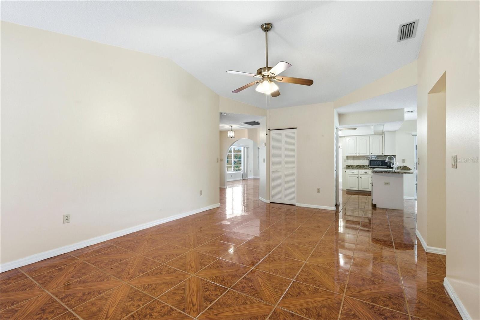 Image 18 of 42 For 21441 Landis Avenue