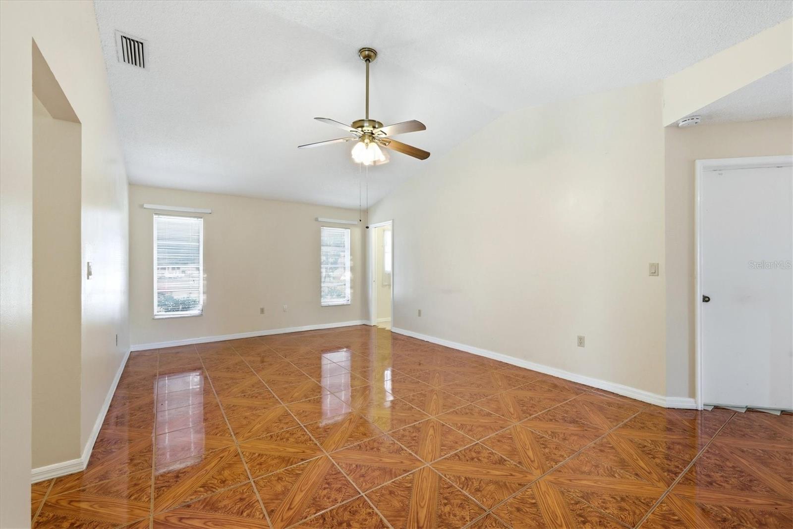 Image 19 of 42 For 21441 Landis Avenue