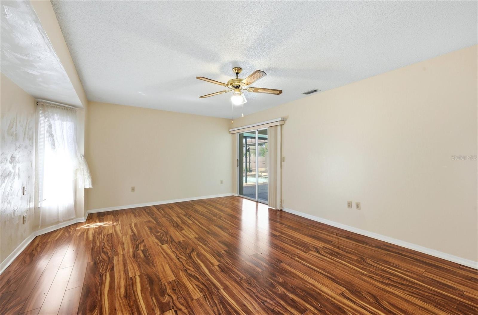 Image 22 of 42 For 21441 Landis Avenue