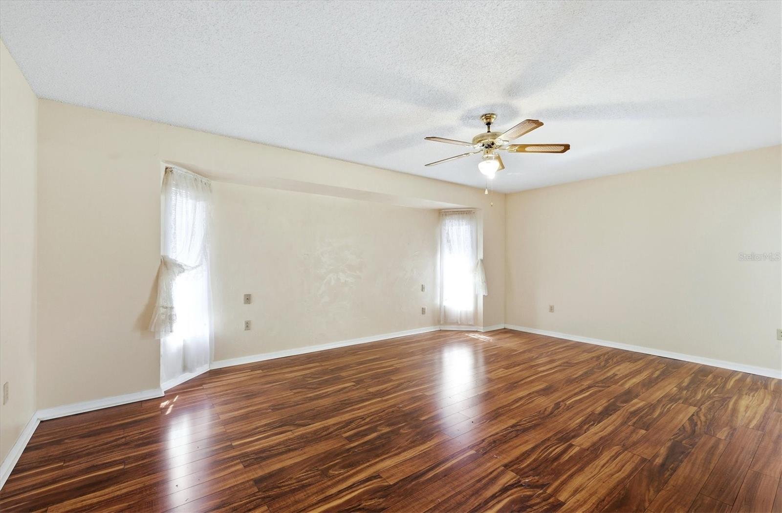 Image 7 of 42 For 21441 Landis Avenue
