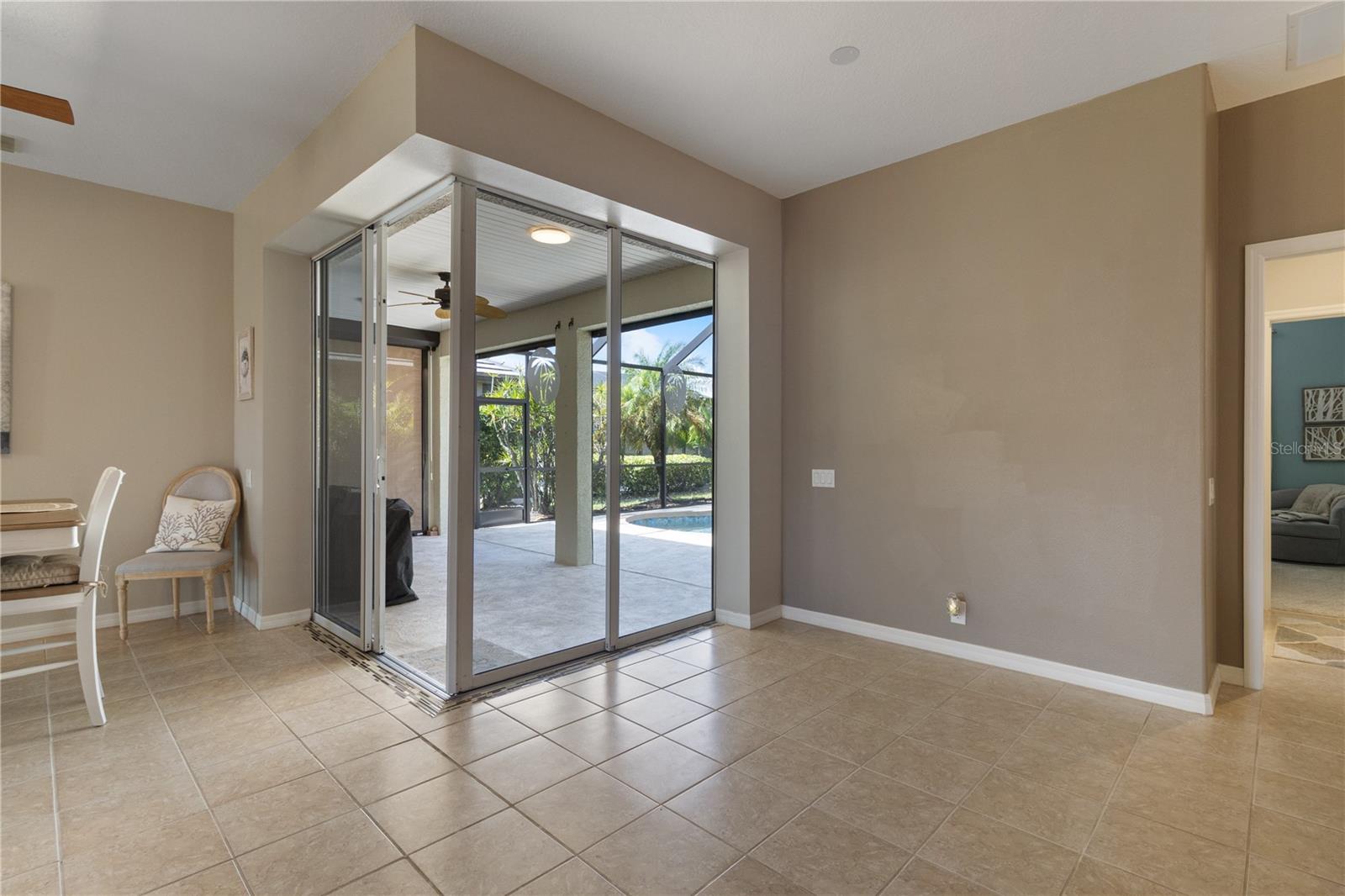 Image 10 of 48 For 2725 Royal Palm Drive