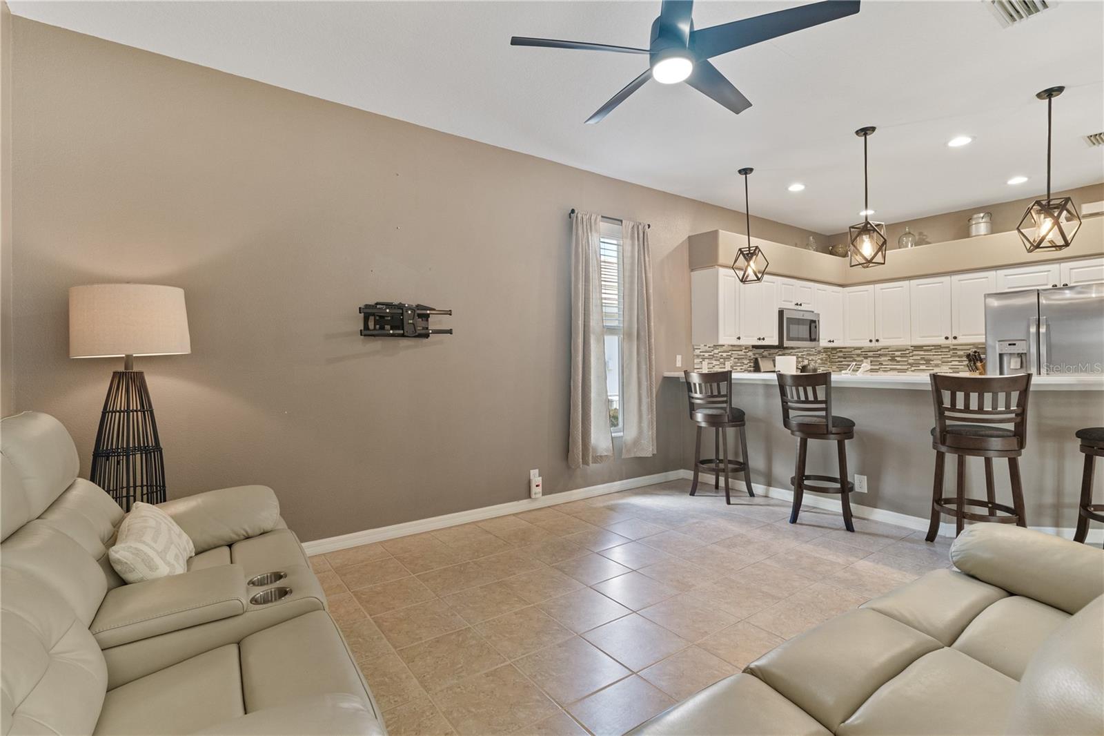 Image 11 of 48 For 2725 Royal Palm Drive