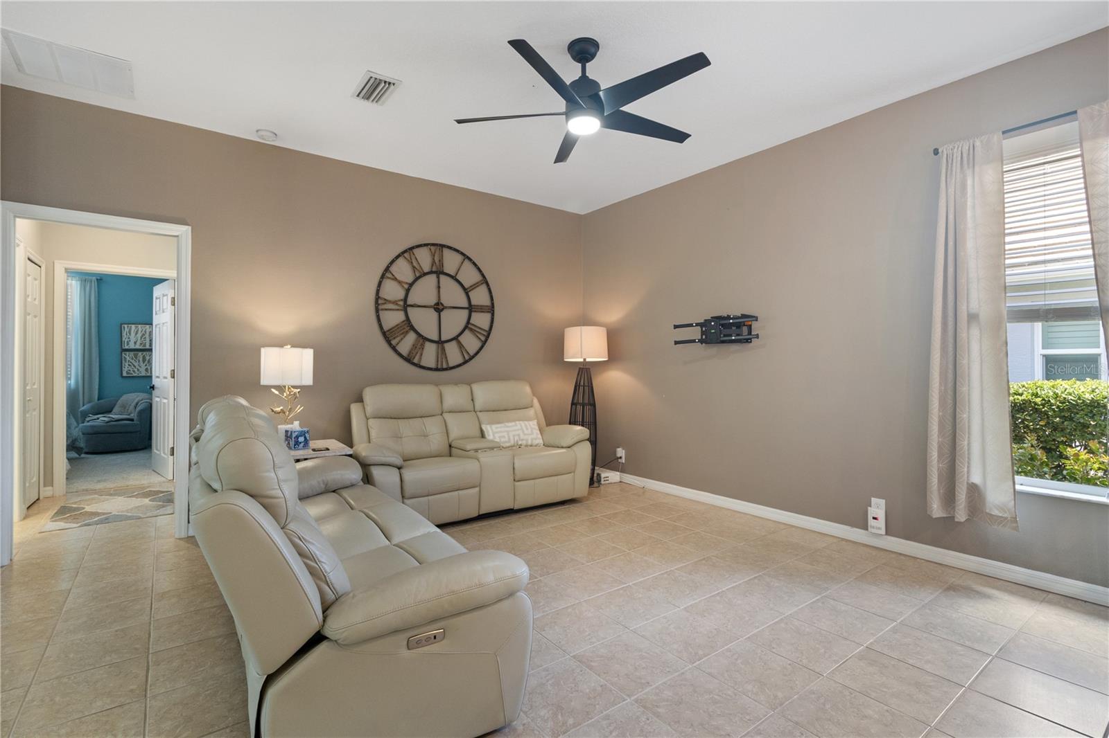 Image 13 of 48 For 2725 Royal Palm Drive