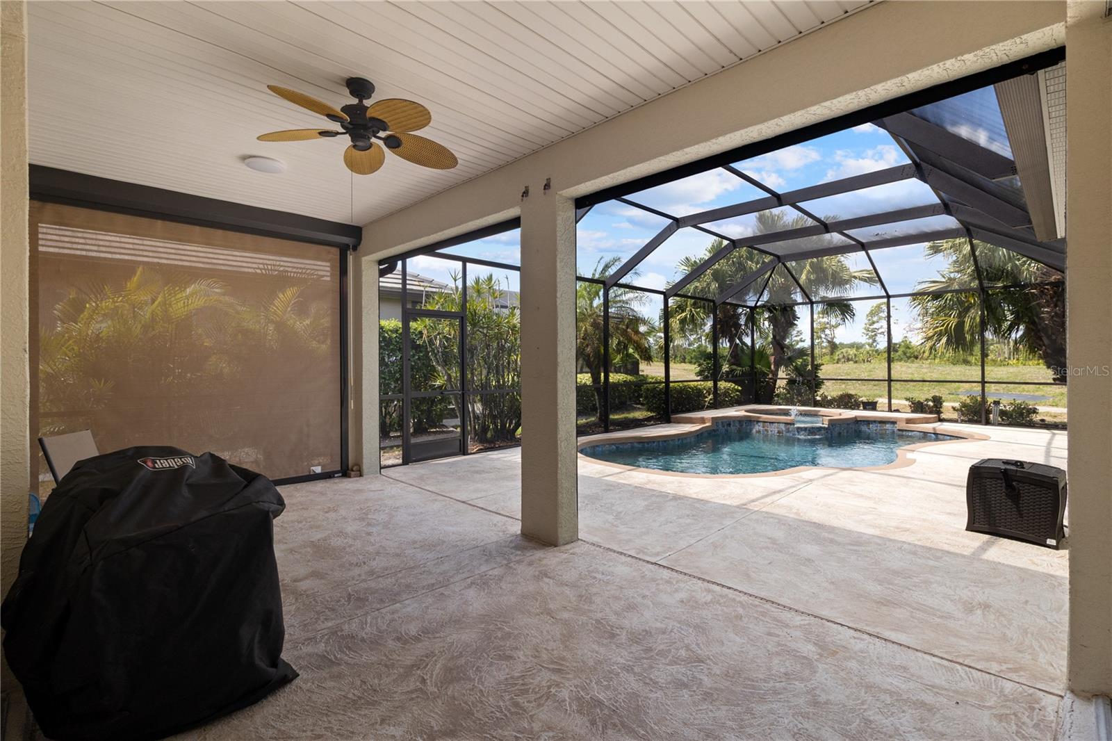 Image 33 of 48 For 2725 Royal Palm Drive
