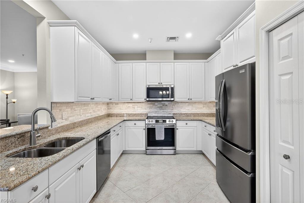 Image 16 of 41 For 16521 Goldenrod Lane 102