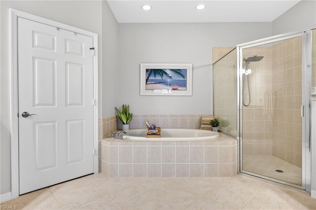 Image 21 of 41 For 16521 Goldenrod Lane 102