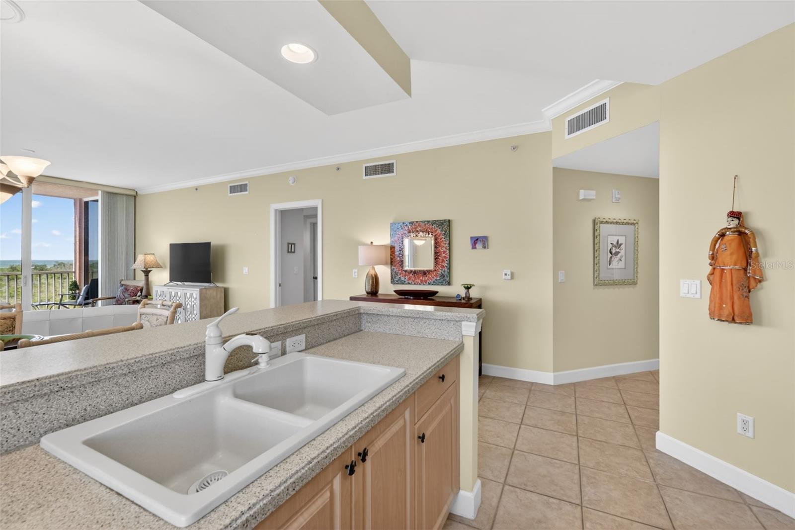 Image 11 of 37 For 3191 Matecumbe Key Road 202