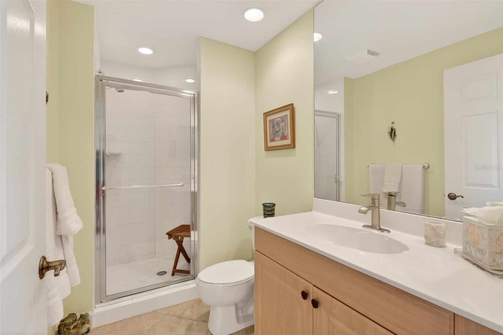 Image 27 of 37 For 3191 Matecumbe Key Road 202