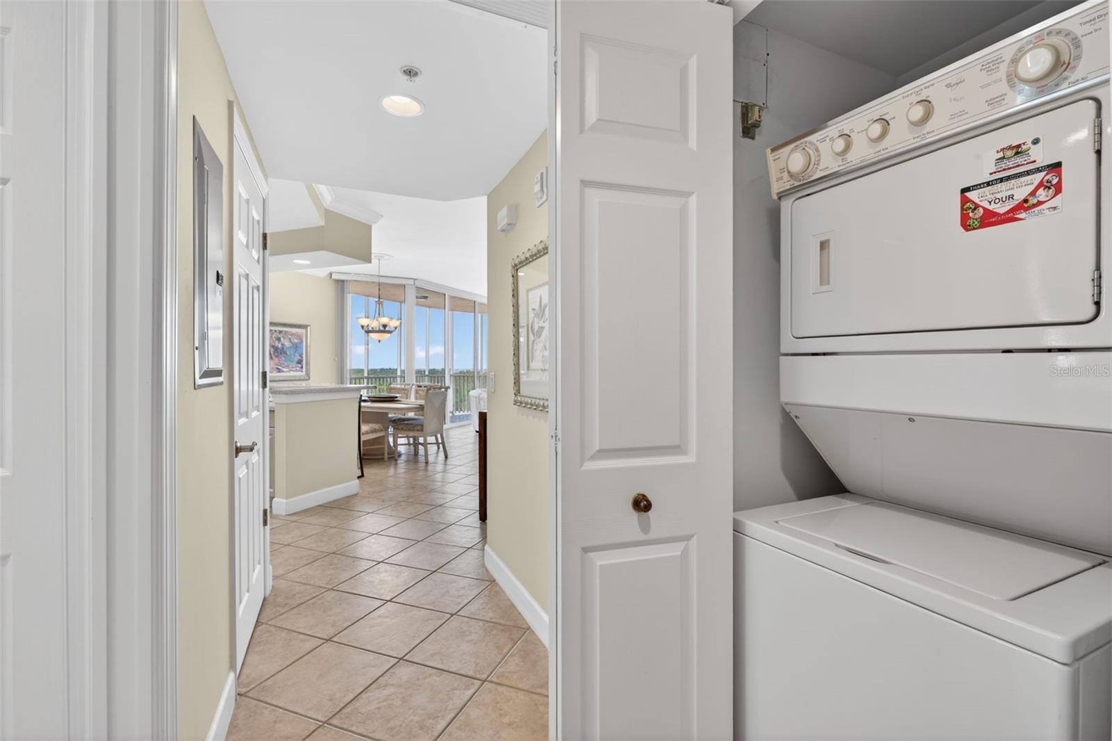 Image 28 of 37 For 3191 Matecumbe Key Road 202