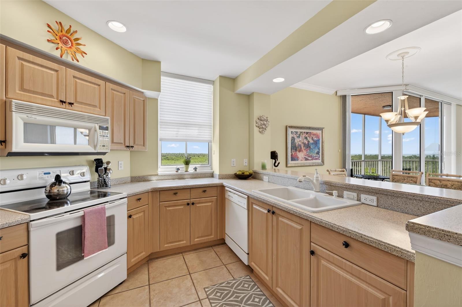 Image 9 of 37 For 3191 Matecumbe Key Road 202