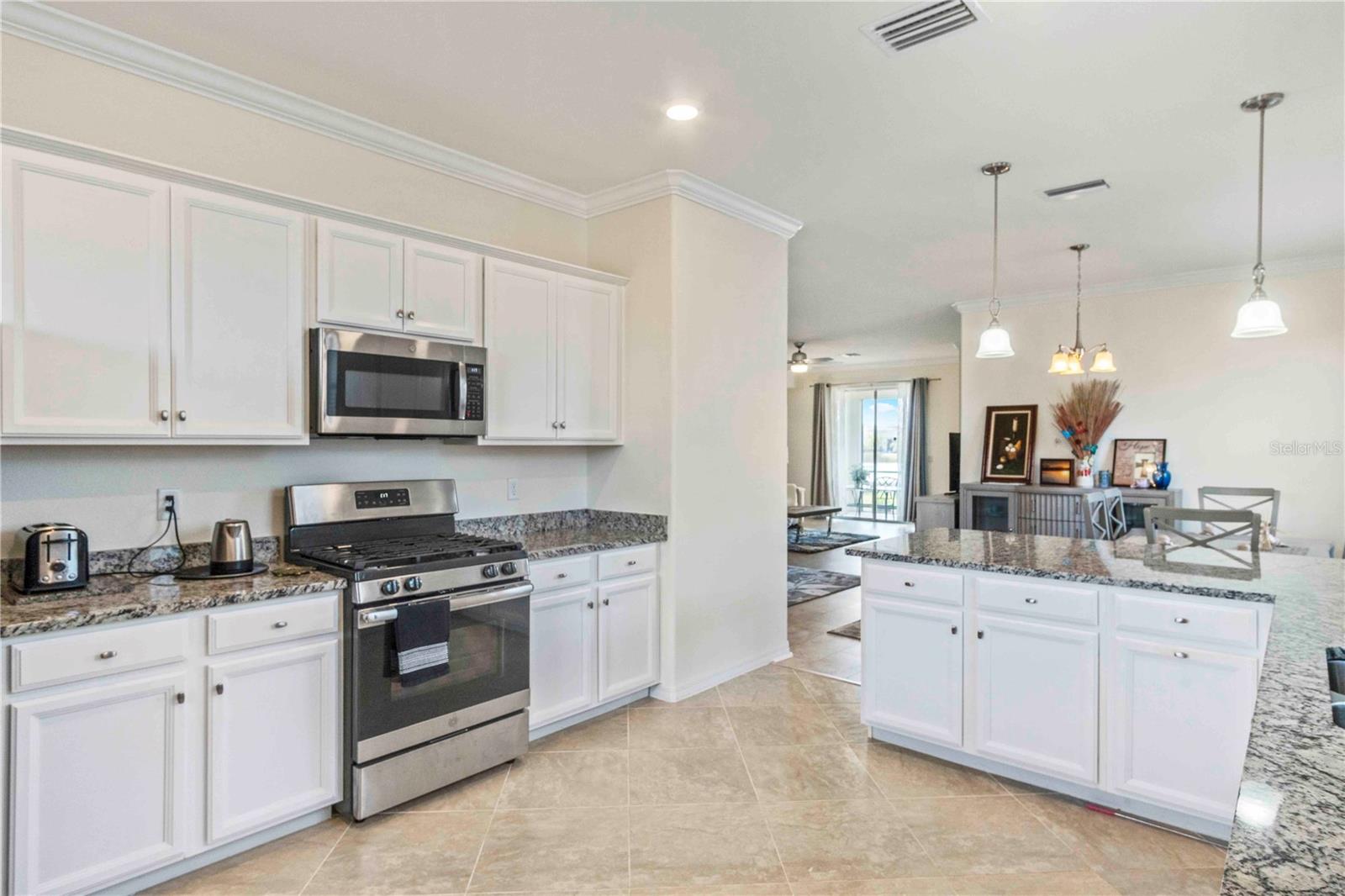Image 17 of 46 For 43281 Treadway Drive
