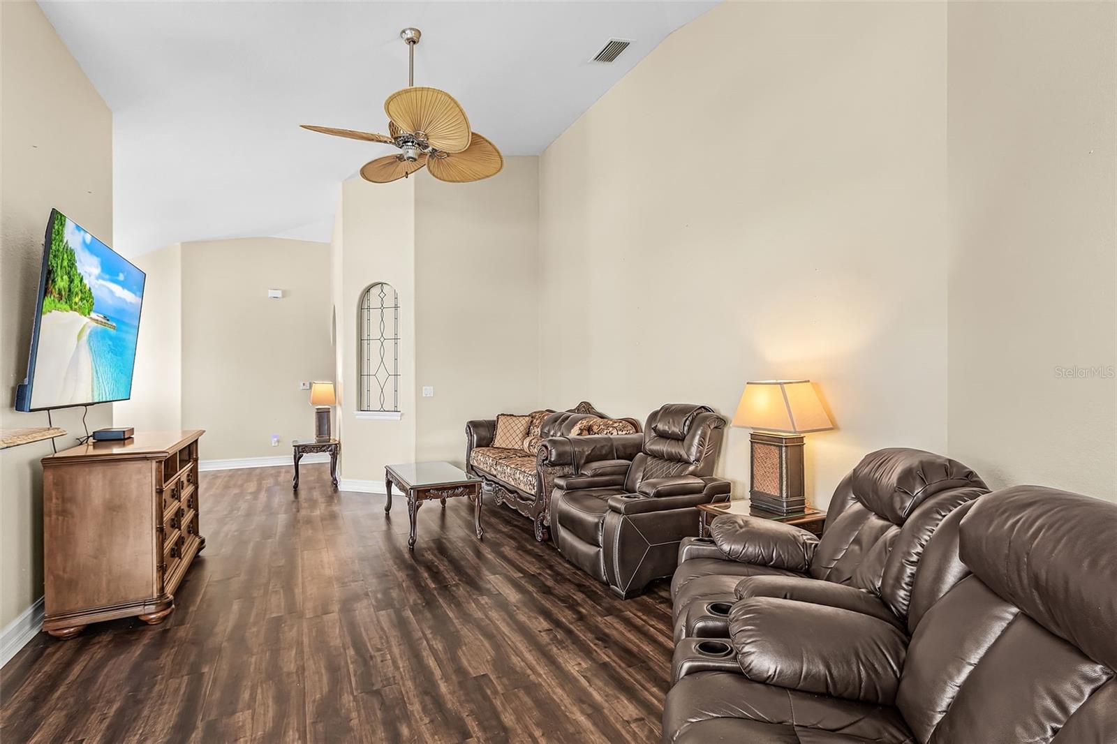 Image 12 of 40 For 5626 Cape Harbour Drive 202