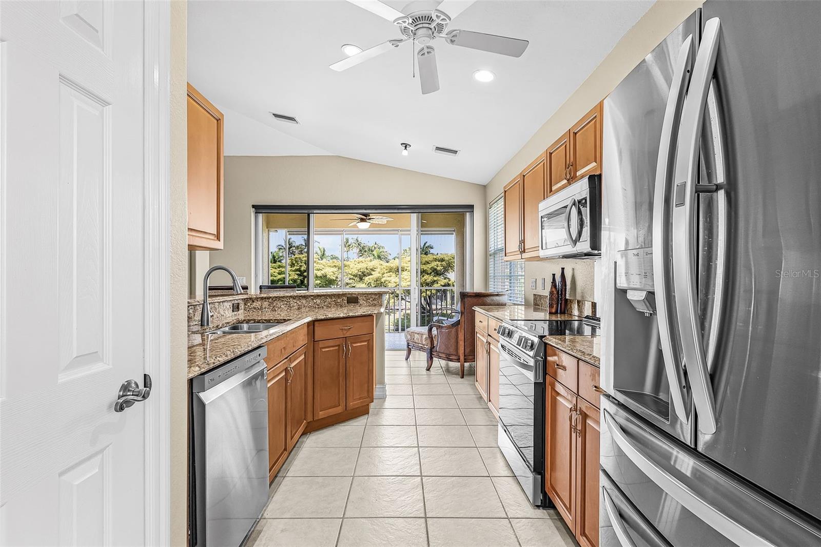 Image 16 of 40 For 5626 Cape Harbour Drive 202