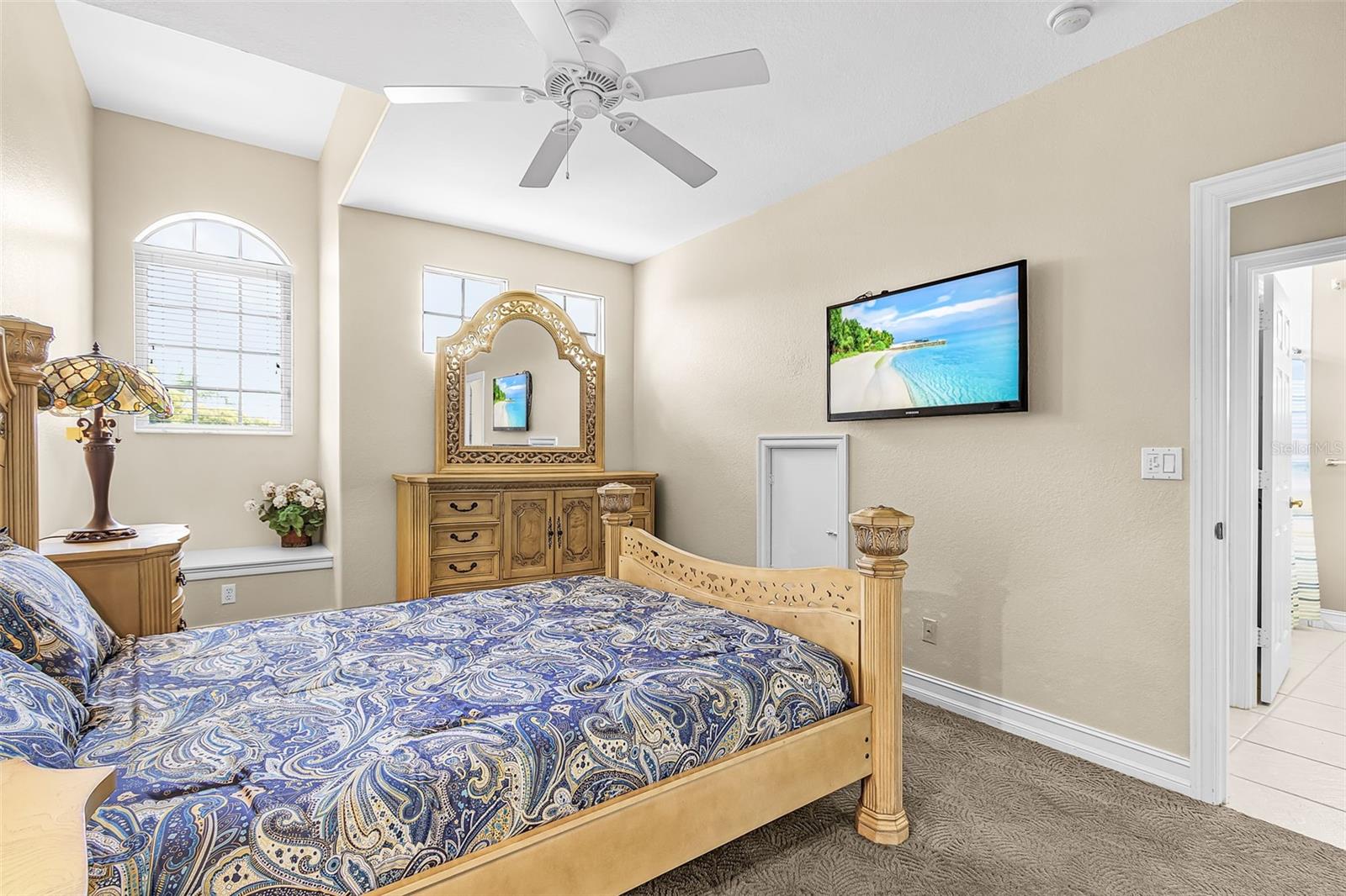 Image 24 of 40 For 5626 Cape Harbour Drive 202