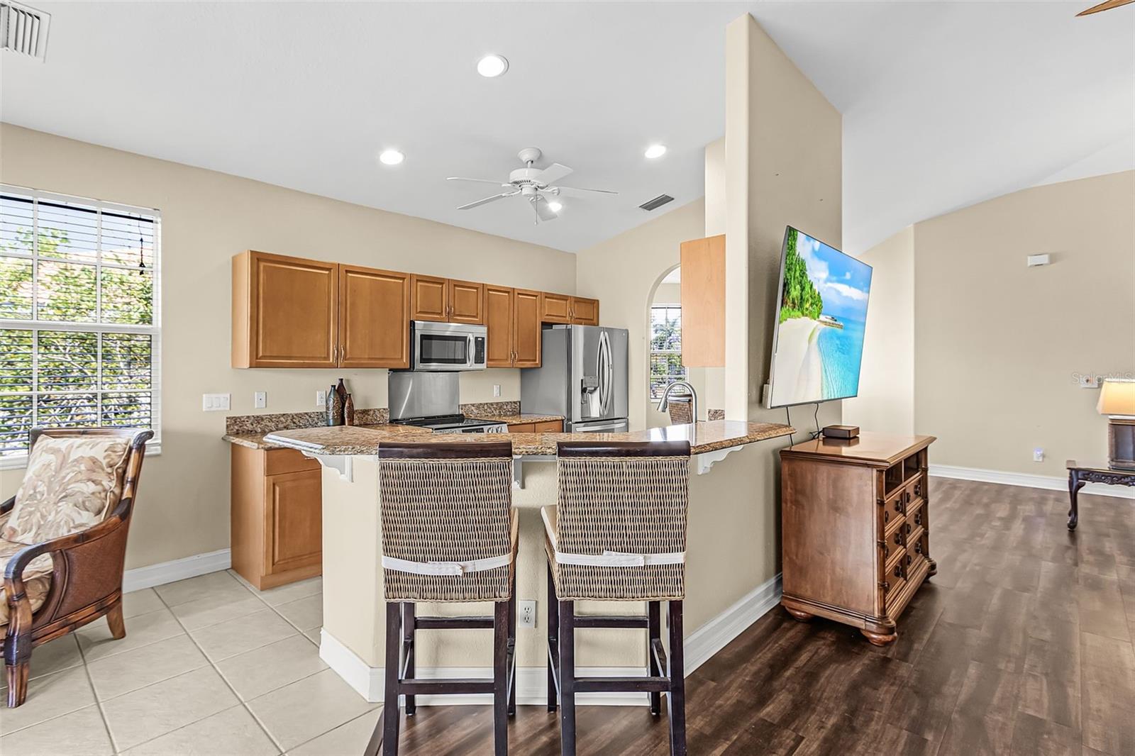 Image 3 of 40 For 5626 Cape Harbour Drive 202