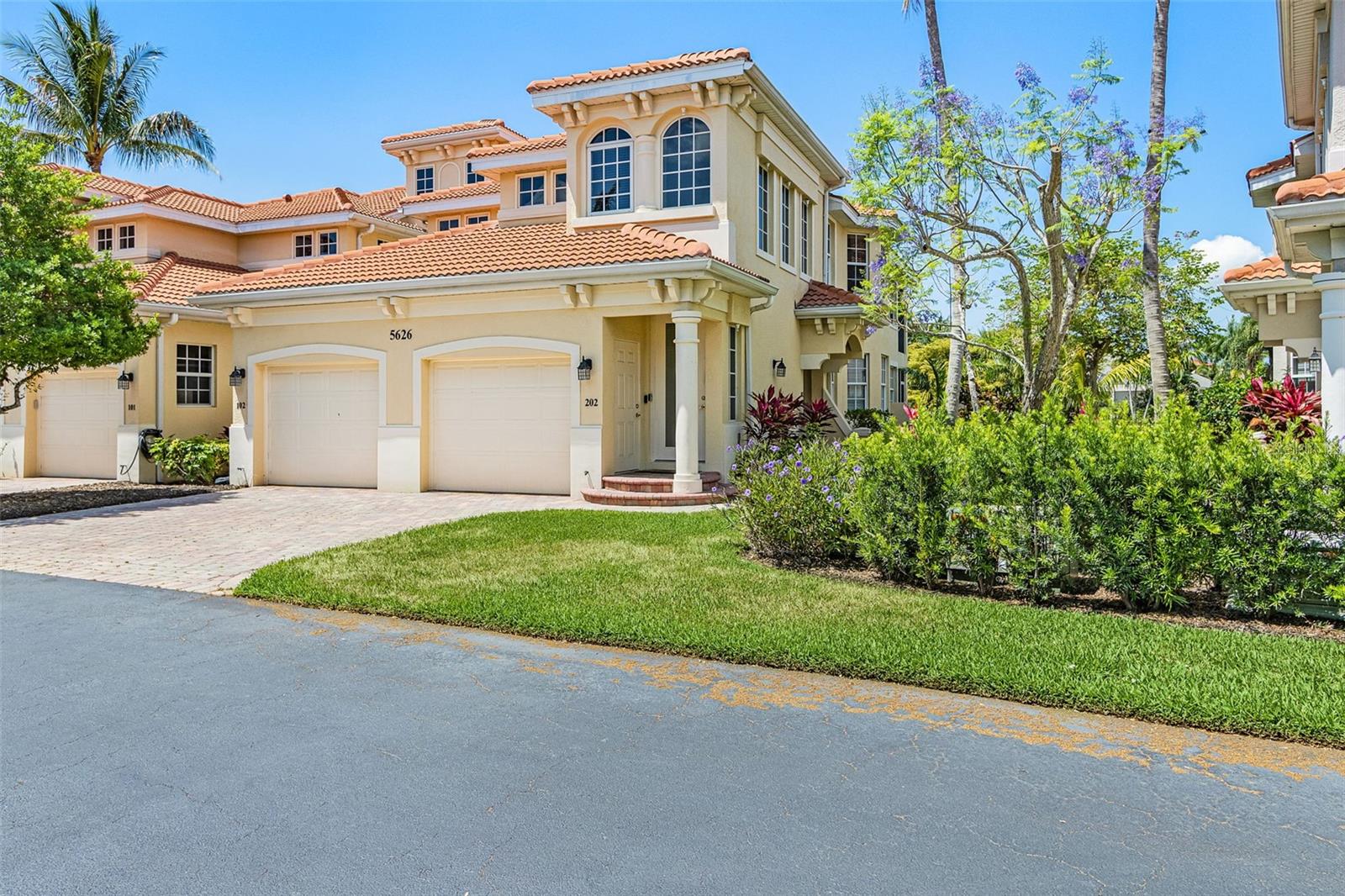 Image 37 of 40 For 5626 Cape Harbour Drive 202